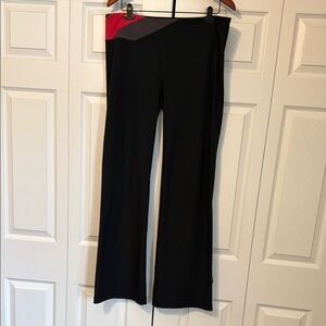 Women's Under Armour Black and Red Leggings, Size